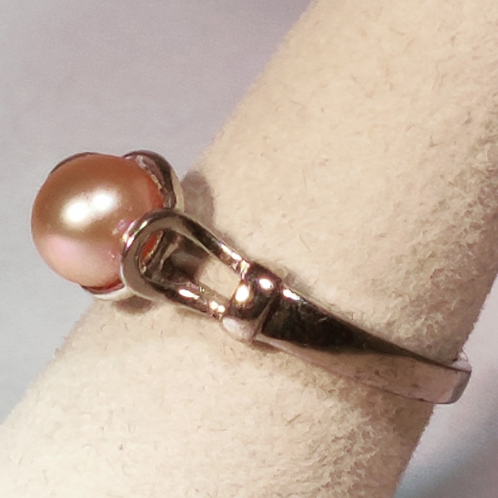 Vantel Pearls Fortune Teller Ring View 5
